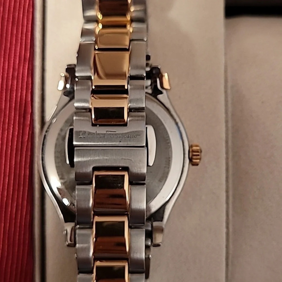 Salvatore Ferragamo Watch - Picture 6 of 9